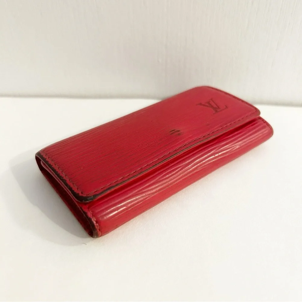 Louis Vuitton Authentic 4-Hook Key Holder in Castillian Red Epi Leather VTG